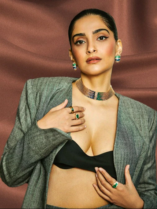 sonam kapoor 28281885 3x4 1