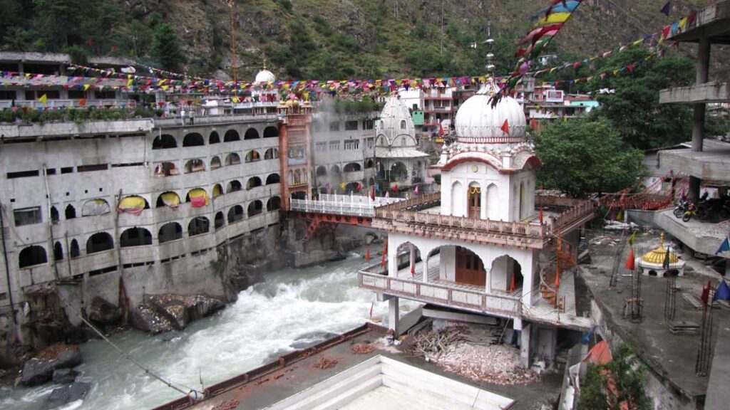 1646040464manikaran gurudwara