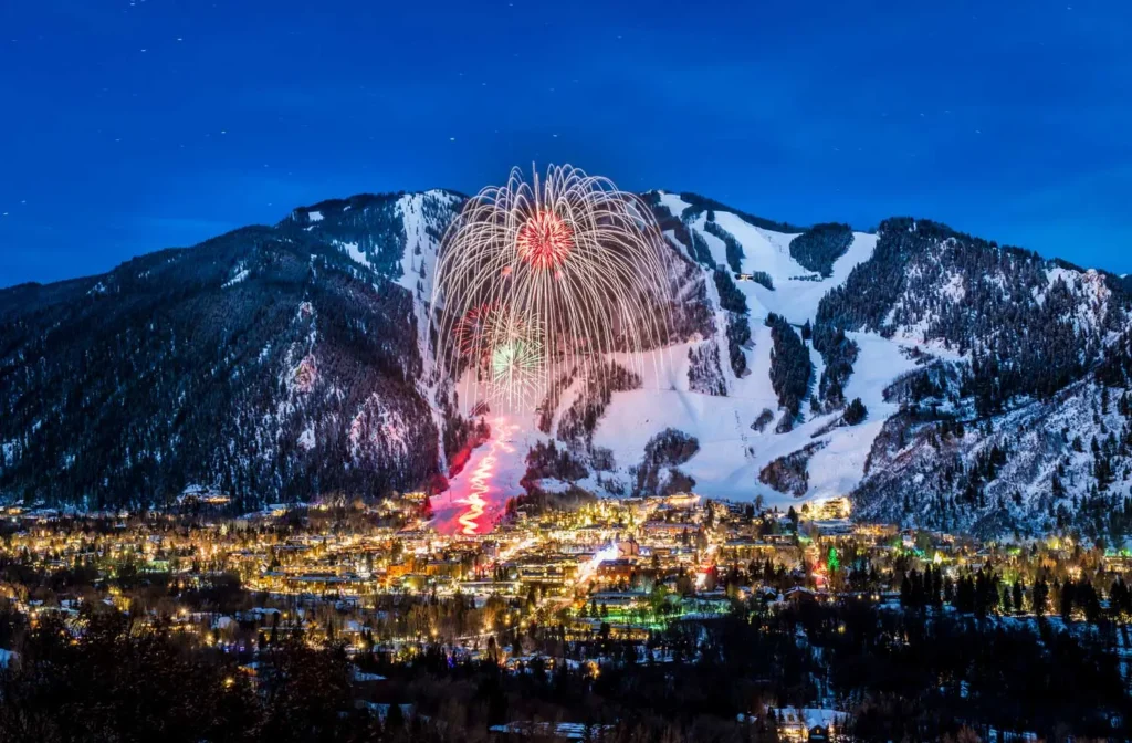 002 WinterskolFireworksoverAspenMountain