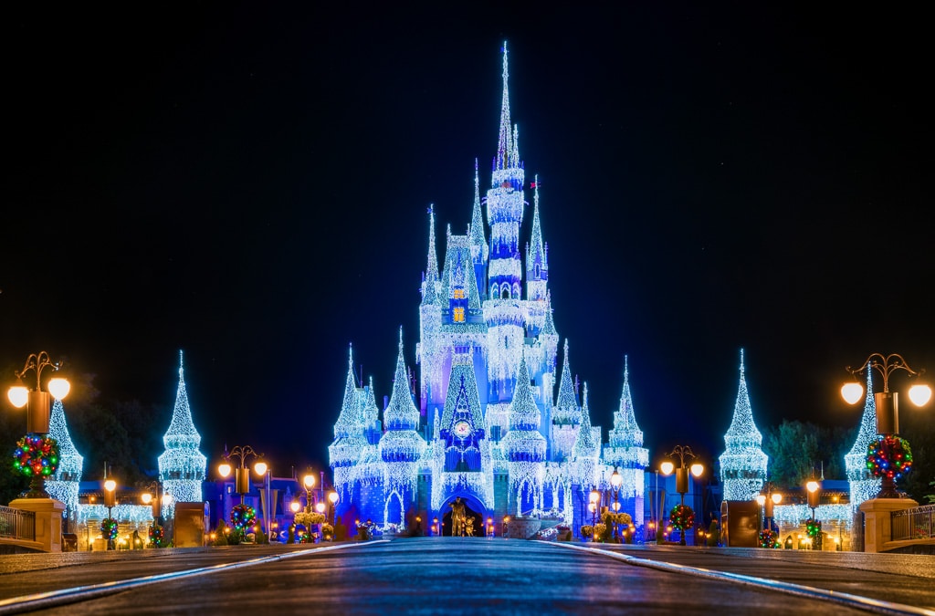 cinderella castle dream lights christmas magic kingdom disney world tom bricker 723